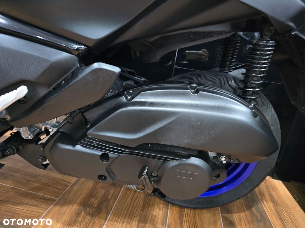 Yamaha X-max - 33