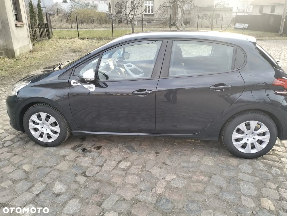 Peugeot 208 - 5