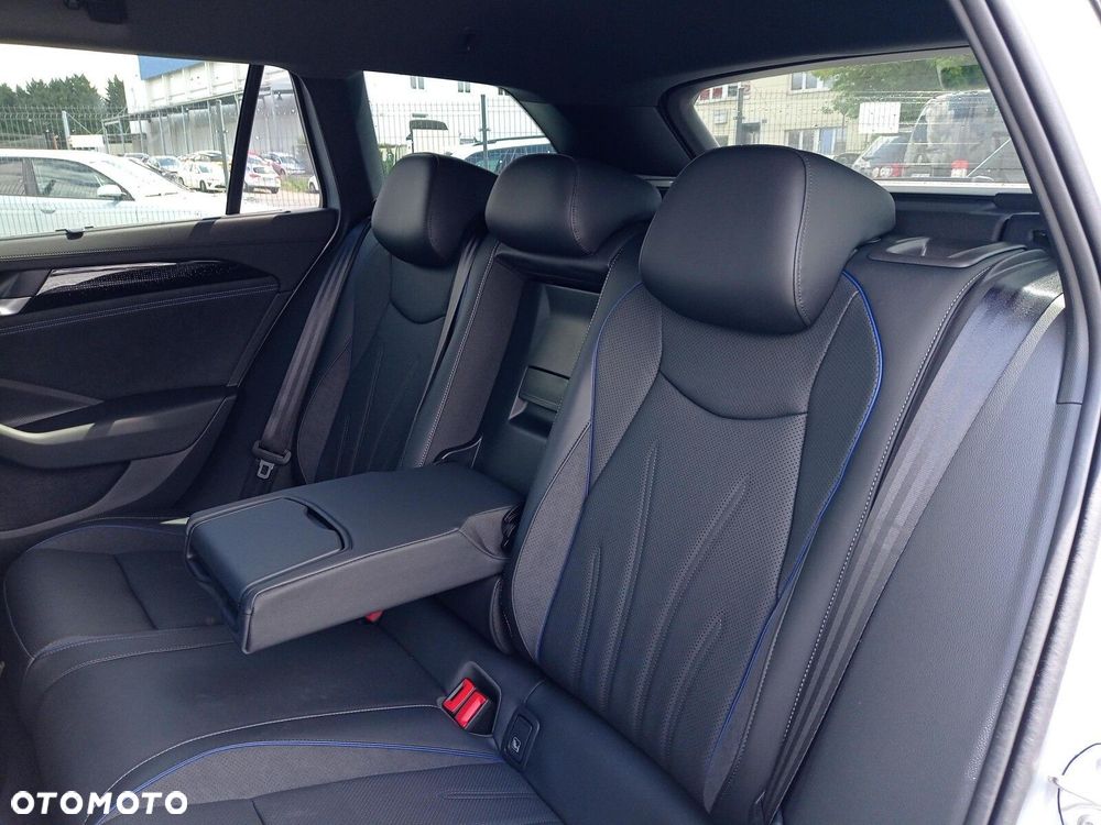 Volkswagen Passat 2.0 TSI 4Mot R-Line DSG - 16