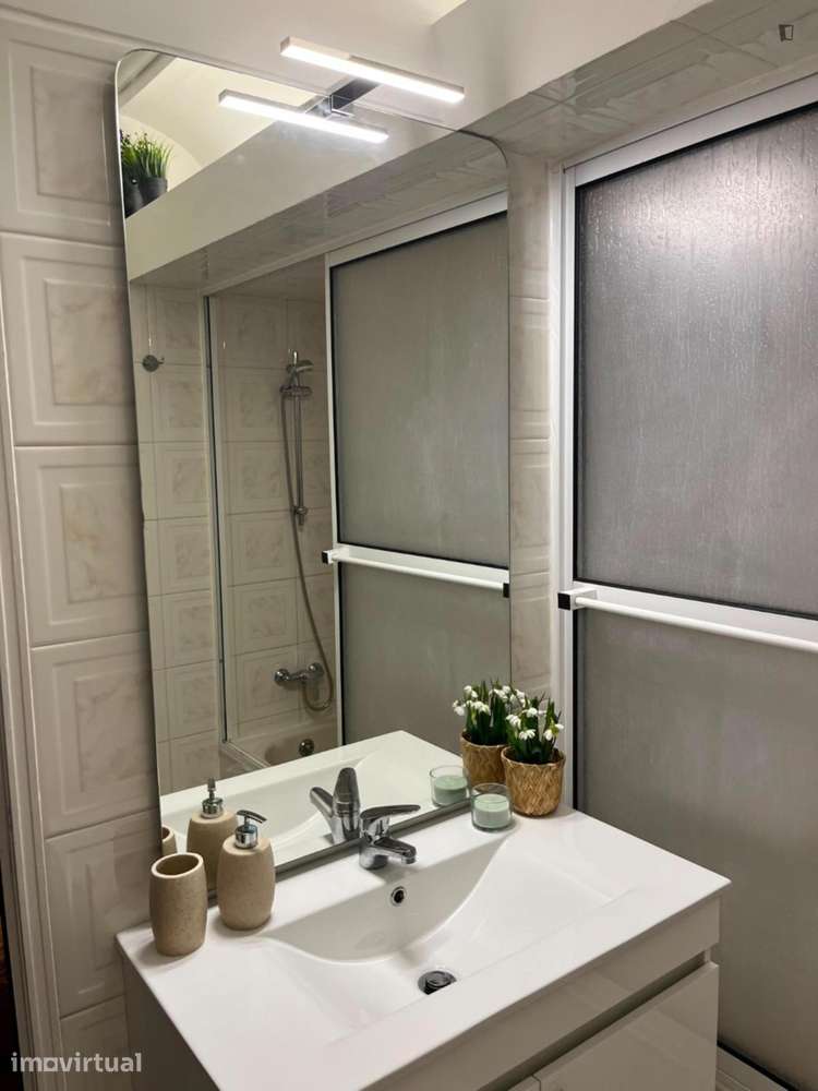 Quarto - localizado em Aveiro - Grande imagem: 2/8