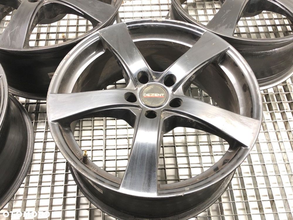 FELGI ALUMINIOWE KOMPLET 18 8J 5X112 ET35 ŚRODEK CENTR. 70.1  AUDI A4 B8 (8K2) 2007 - 2015 - 4