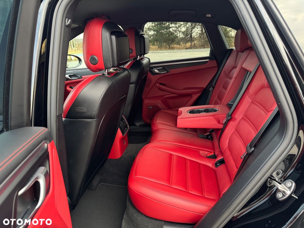 Porsche Macan - 24