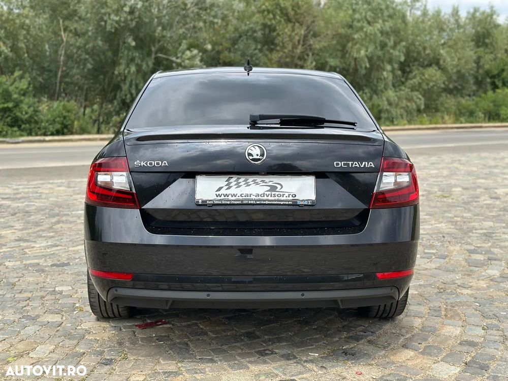 Skoda Octavia 2.0 TDI ELEGANCE DSG - 10