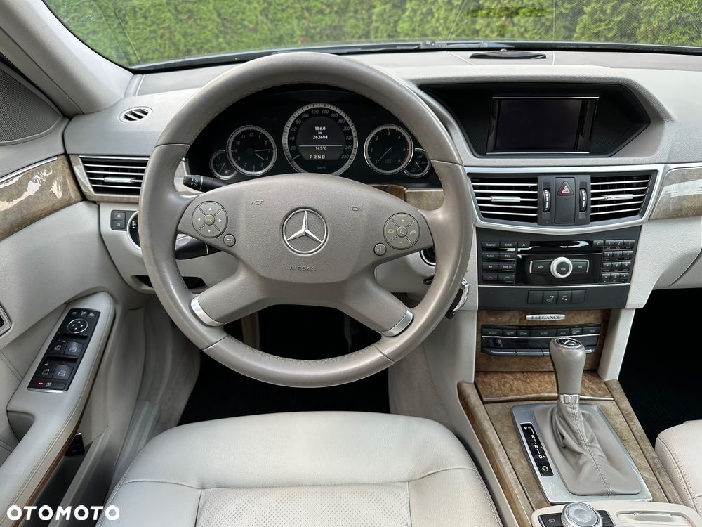 Mercedes-Benz Klasa E 250 T CDI 7G-TRONIC Elegance - 16