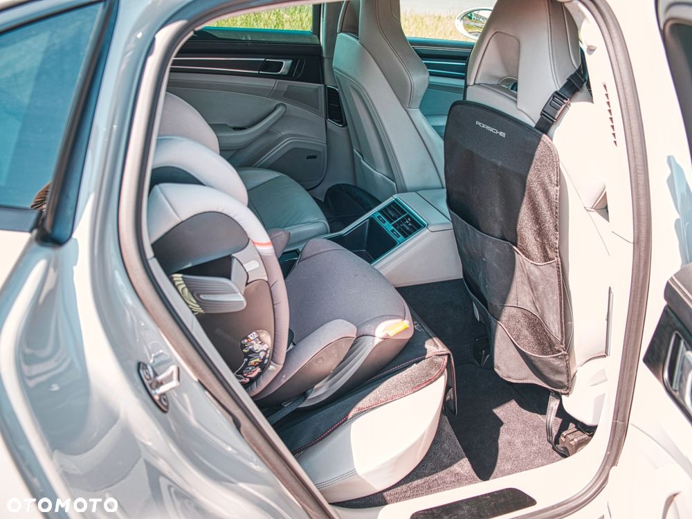 Porsche Panamera - 25