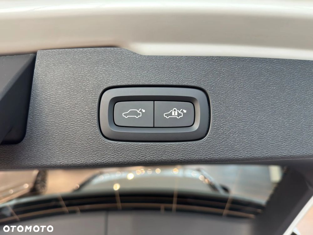 Volvo V60 B4 B Plus Dark - 18