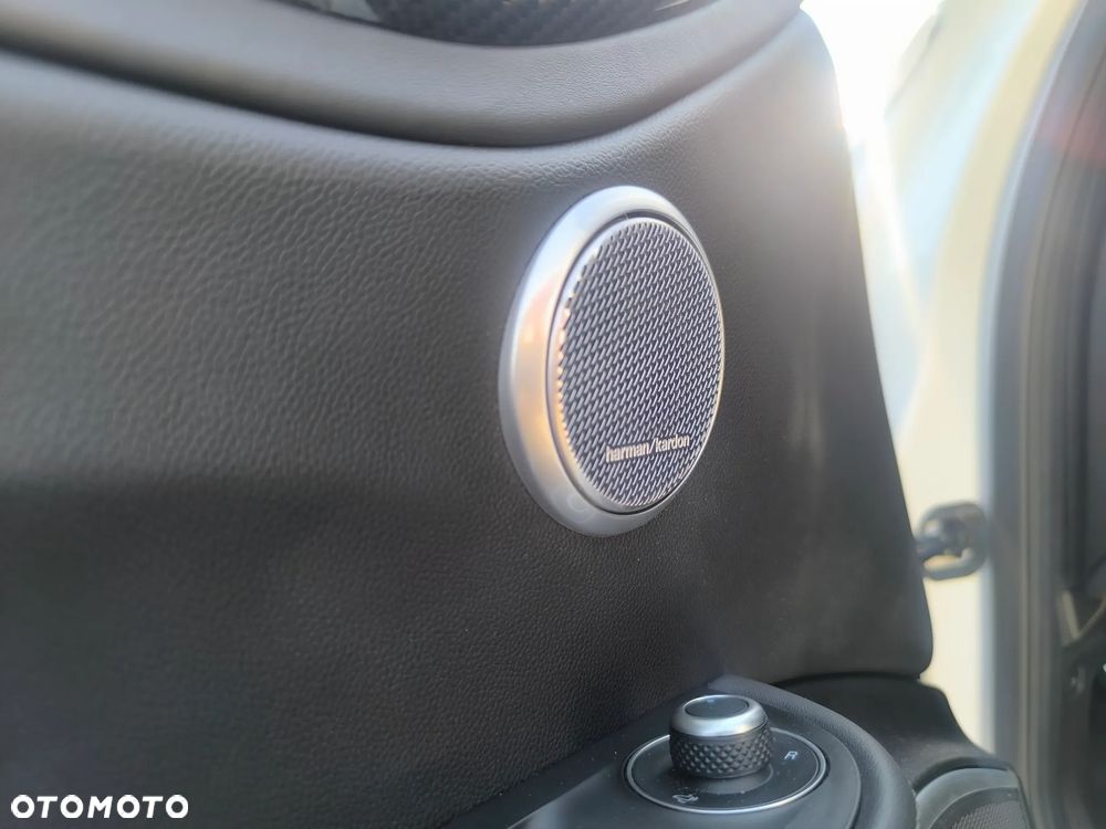 Alfa Romeo Giulia 2.0 Turbo 16V AT8-Q4 Ti - 24