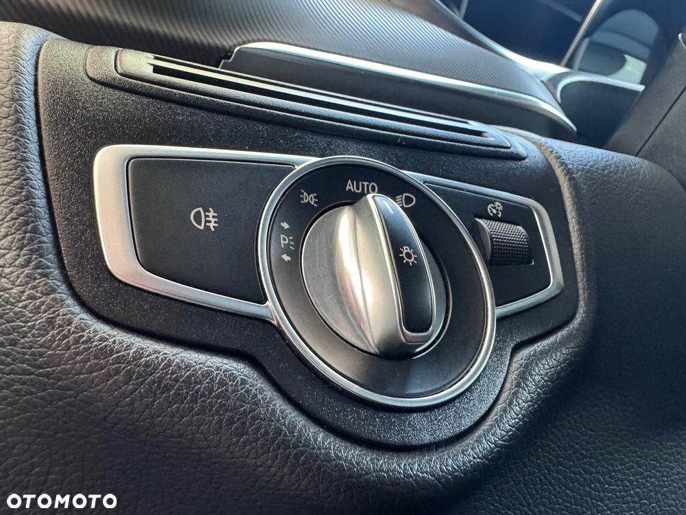 Mercedes-Benz Klasa V - 19