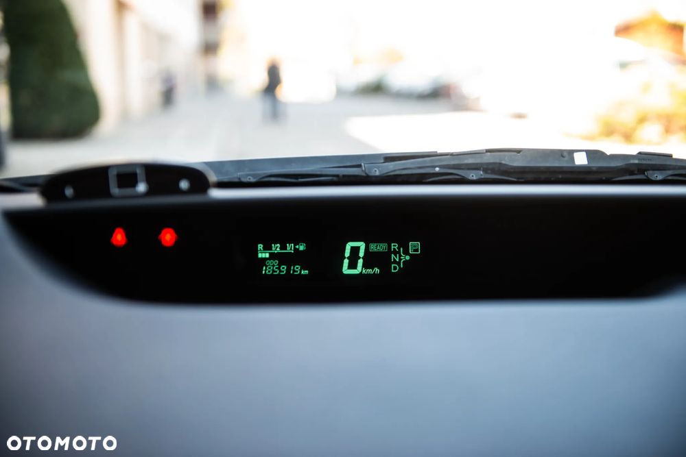 Toyota Prius 1.5 VVT-i Prestige - 33