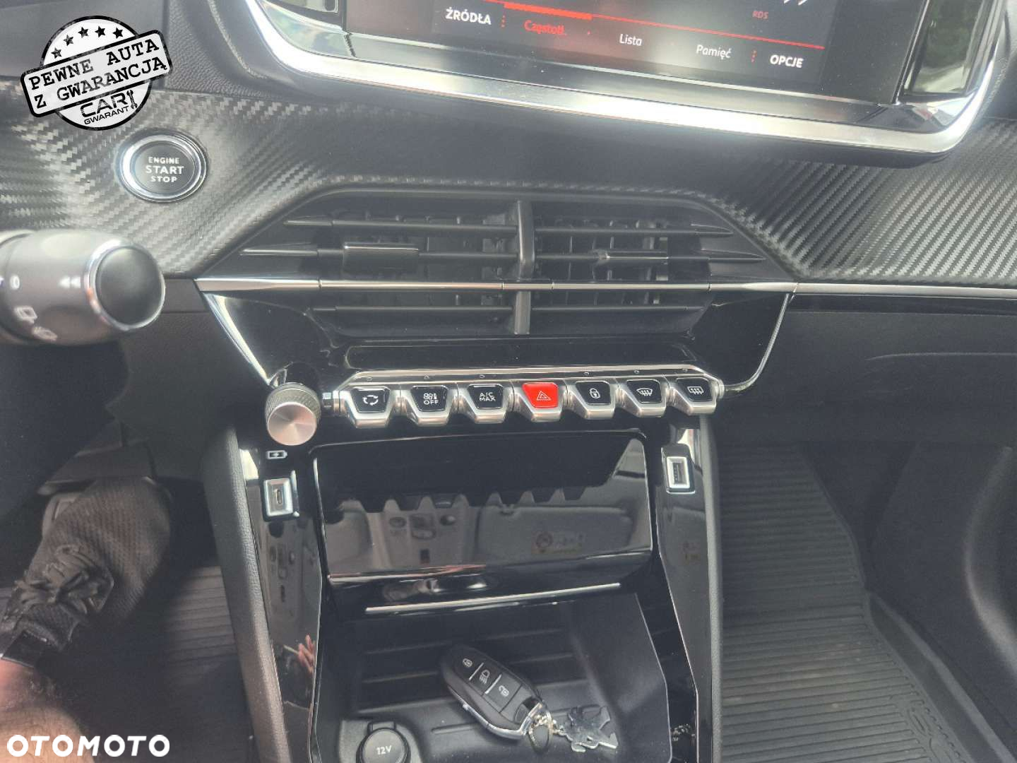 Peugeot 208 - 30