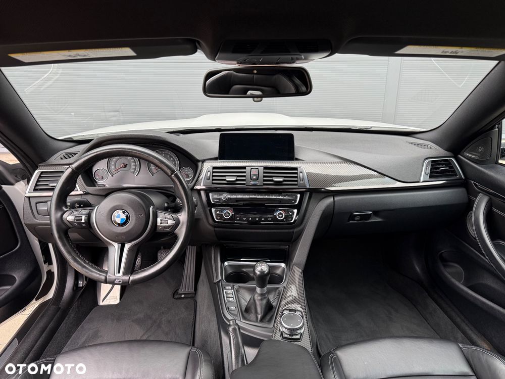 BMW M4 Standard - 7