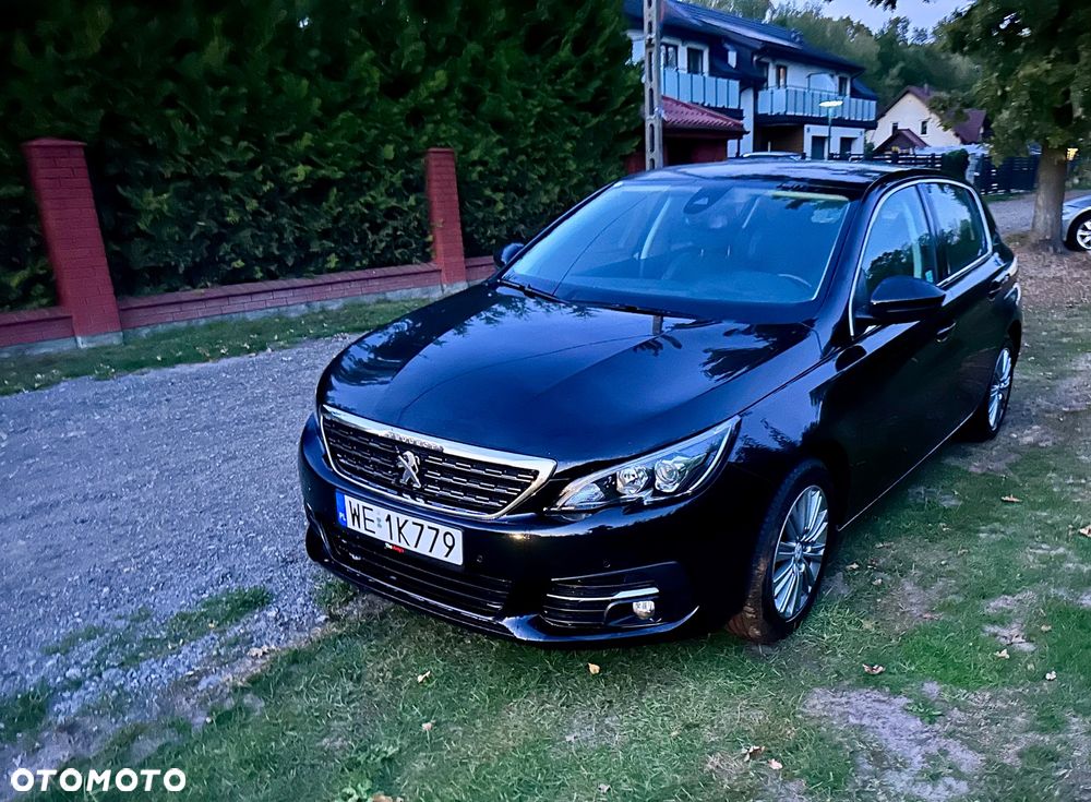 Peugeot 308 - 8