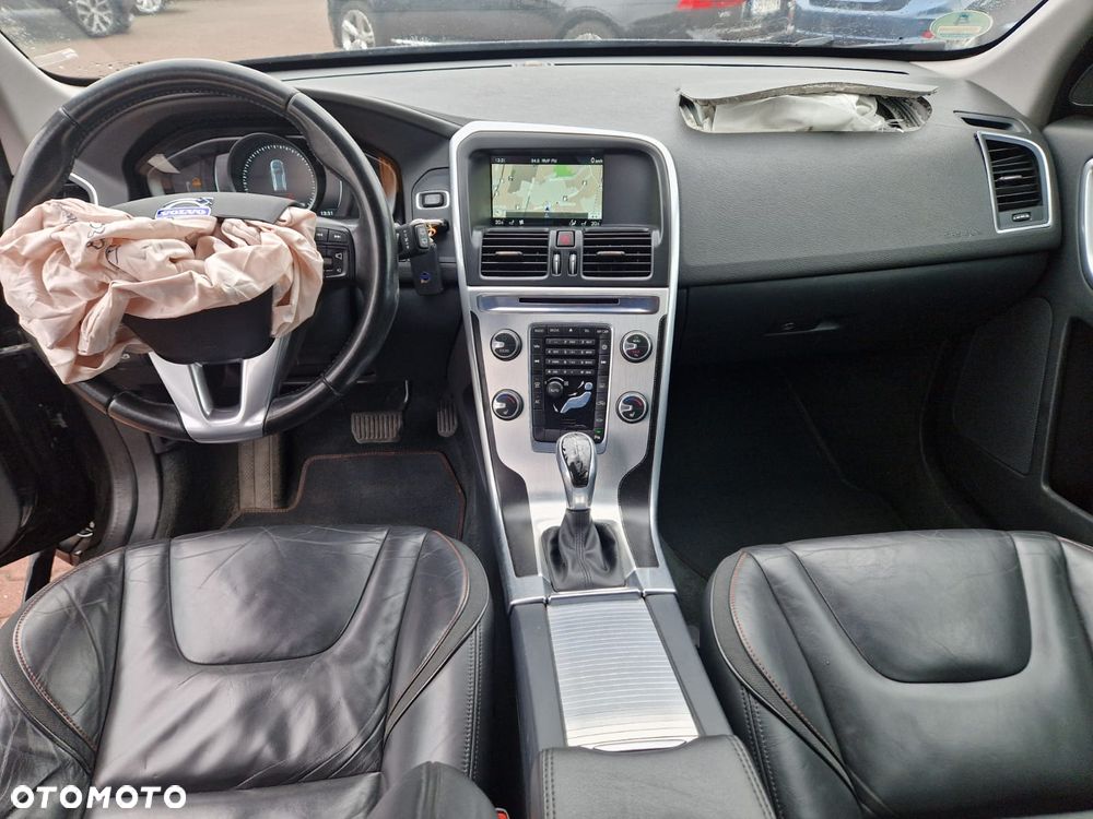 Volvo XC 60 D4 Drive-E Ocean Race - 11