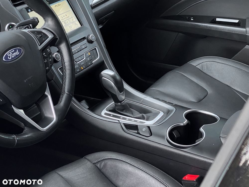 Ford Mondeo SW 2.0 TDCi S&S PowerShift-Aut Titanium - 19