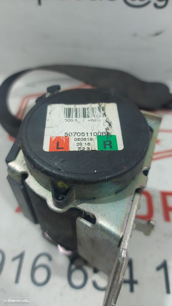 Cinto de Segurança Trás Direito BMW Série 1 E87 607051100B Original - 3
