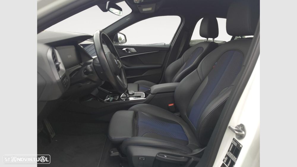 BMW 116 d Pack 50 anos M Auto - 10
