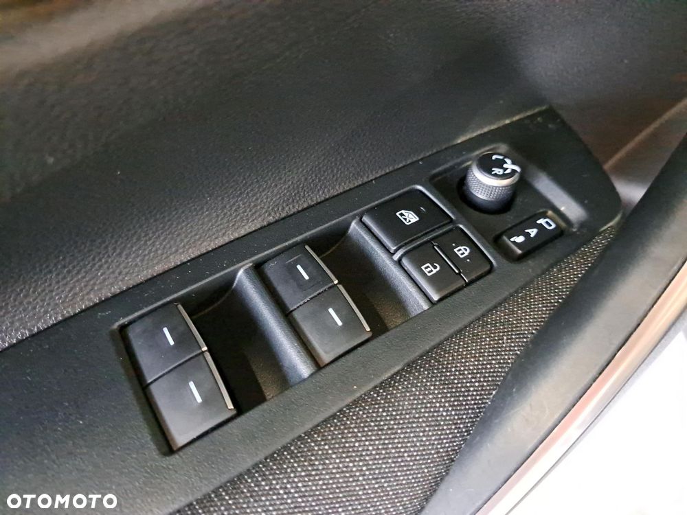 Toyota Corolla 1.8 Hybrid Comfort - 29