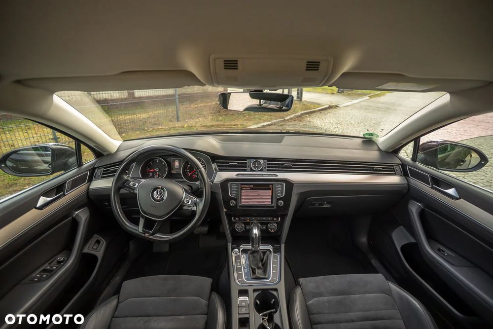 Volkswagen Passat 2.0 TDI SCR DSG Highline - 35