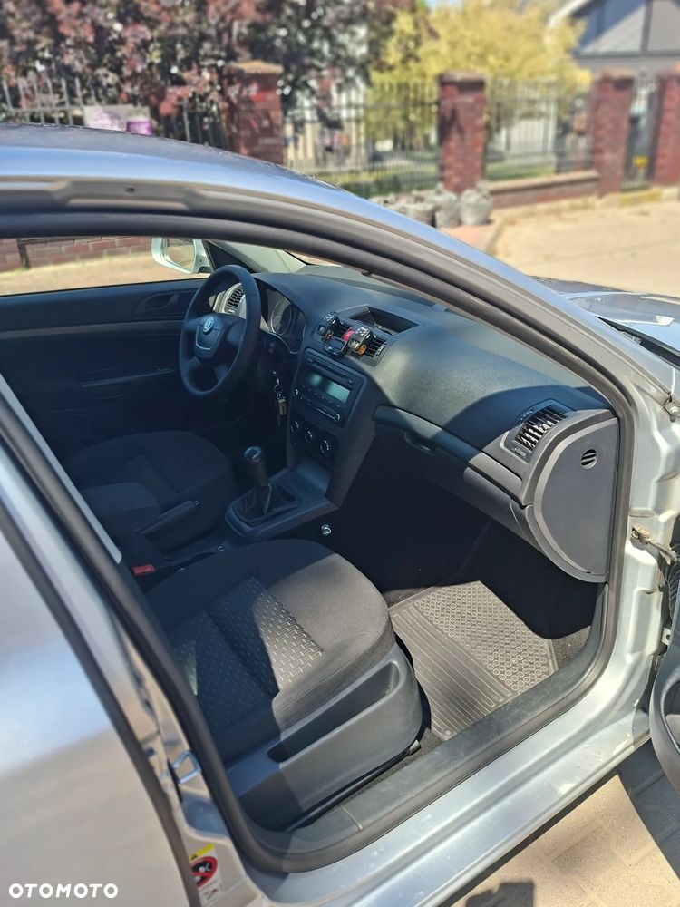 Skoda Octavia 1.6 Ambition - 13