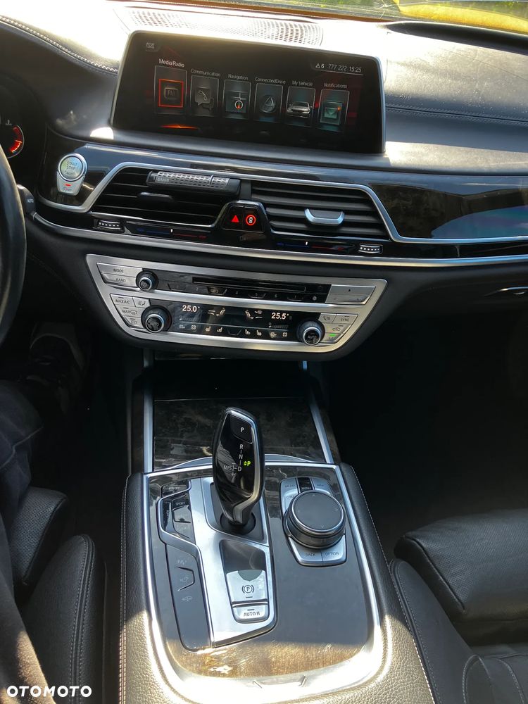 BMW Seria 7 740Li - 12