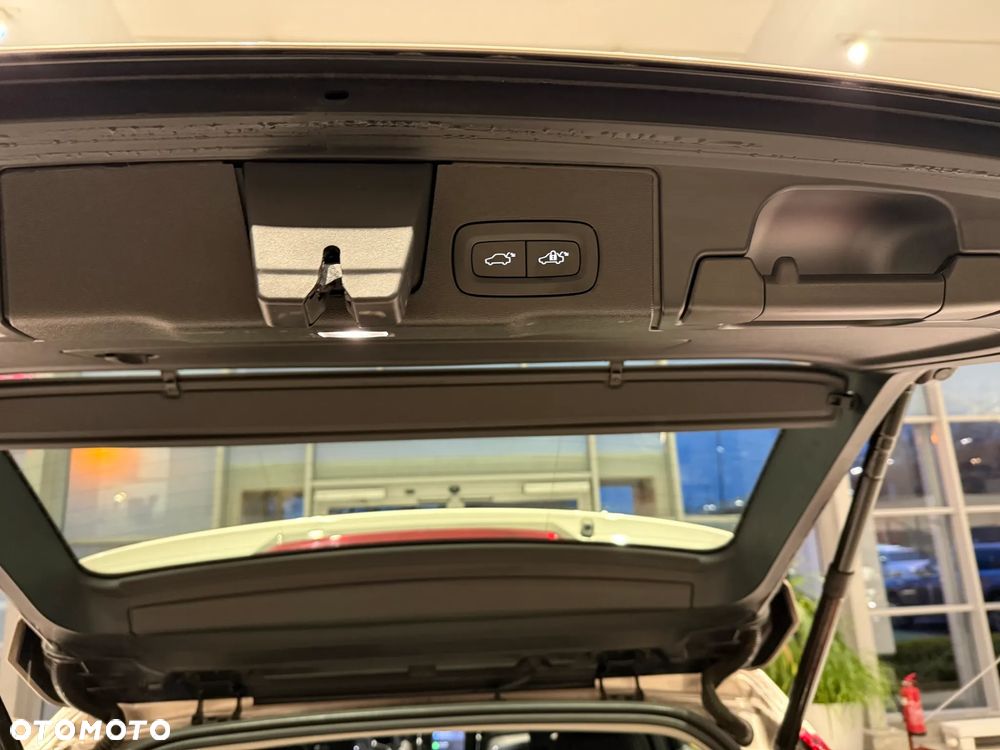 Volvo XC 60 B5 B AWD Plus Dark - 15