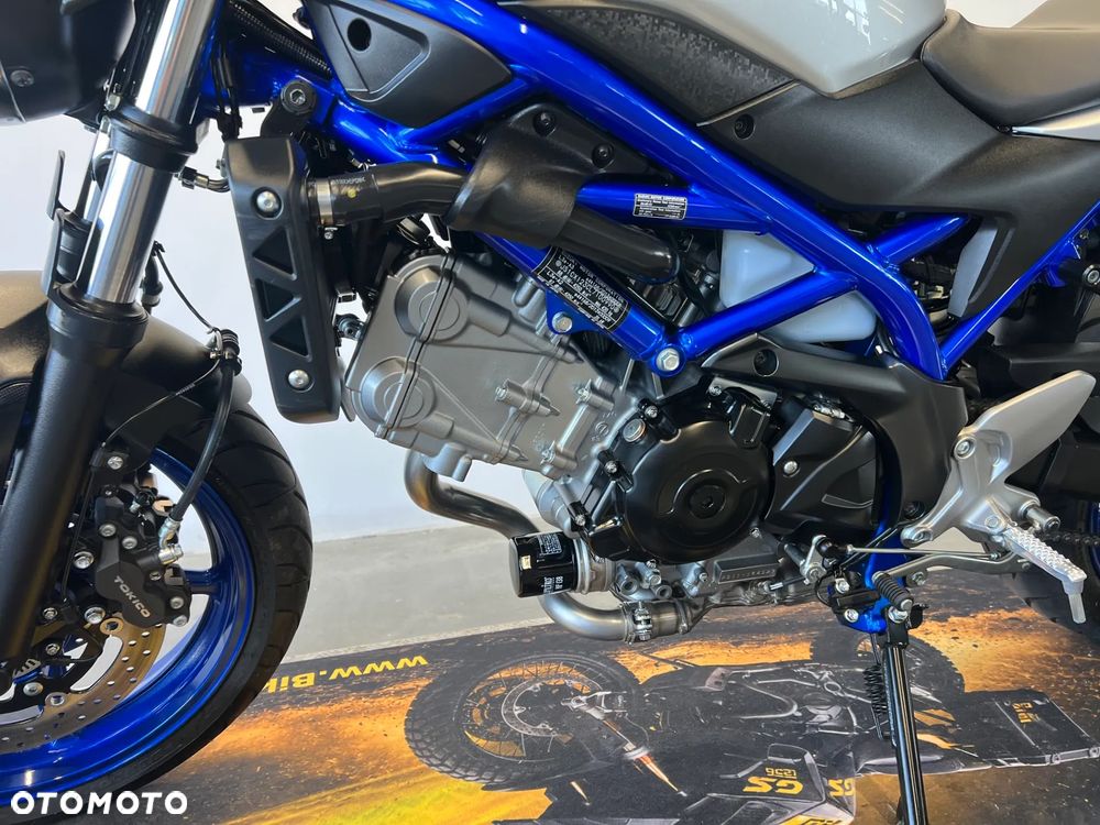 Suzuki SV - 8