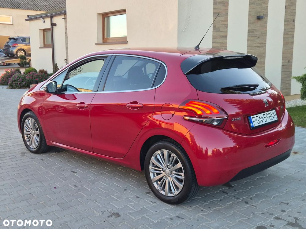 Peugeot 208 2016 photo 3