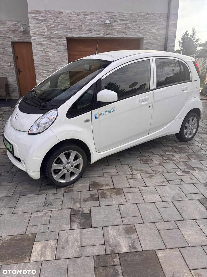 Peugeot iOn - 2
