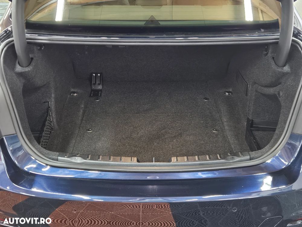 BMW Seria 3 320d Aut. Sport Line - 10