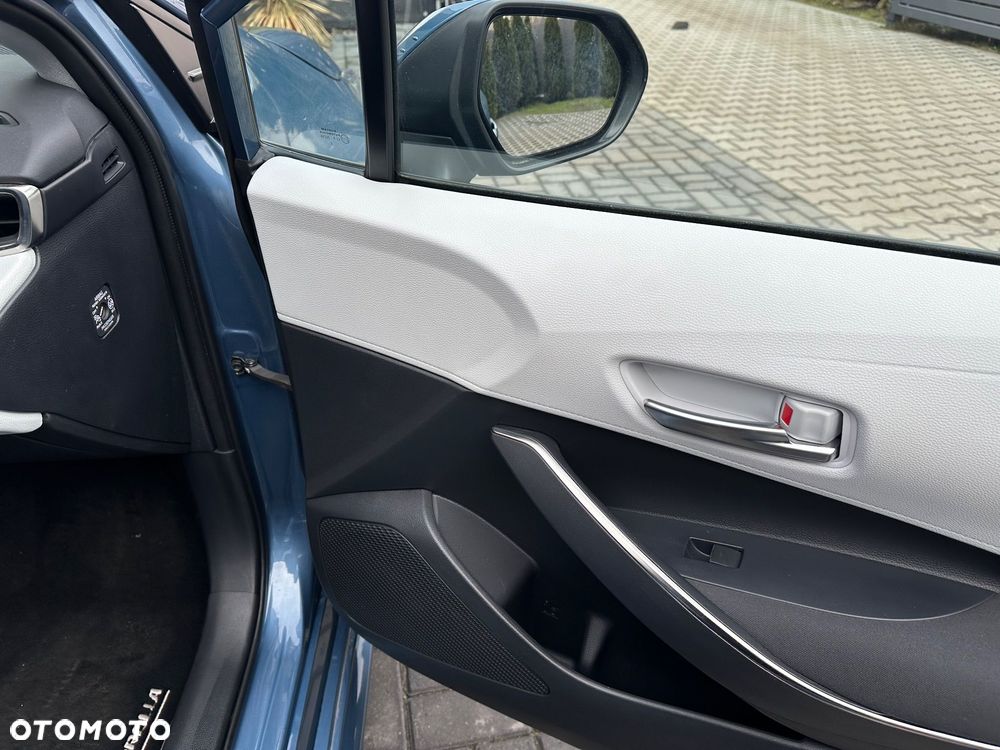 Toyota Corolla - 13