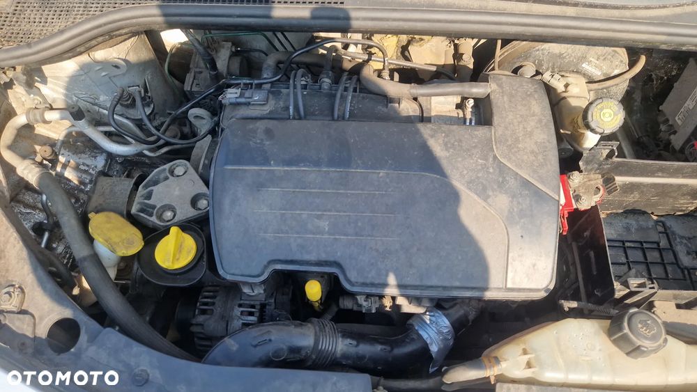 RENAULT CLIO III 1.2 16V SILNIK D4F740 - 1