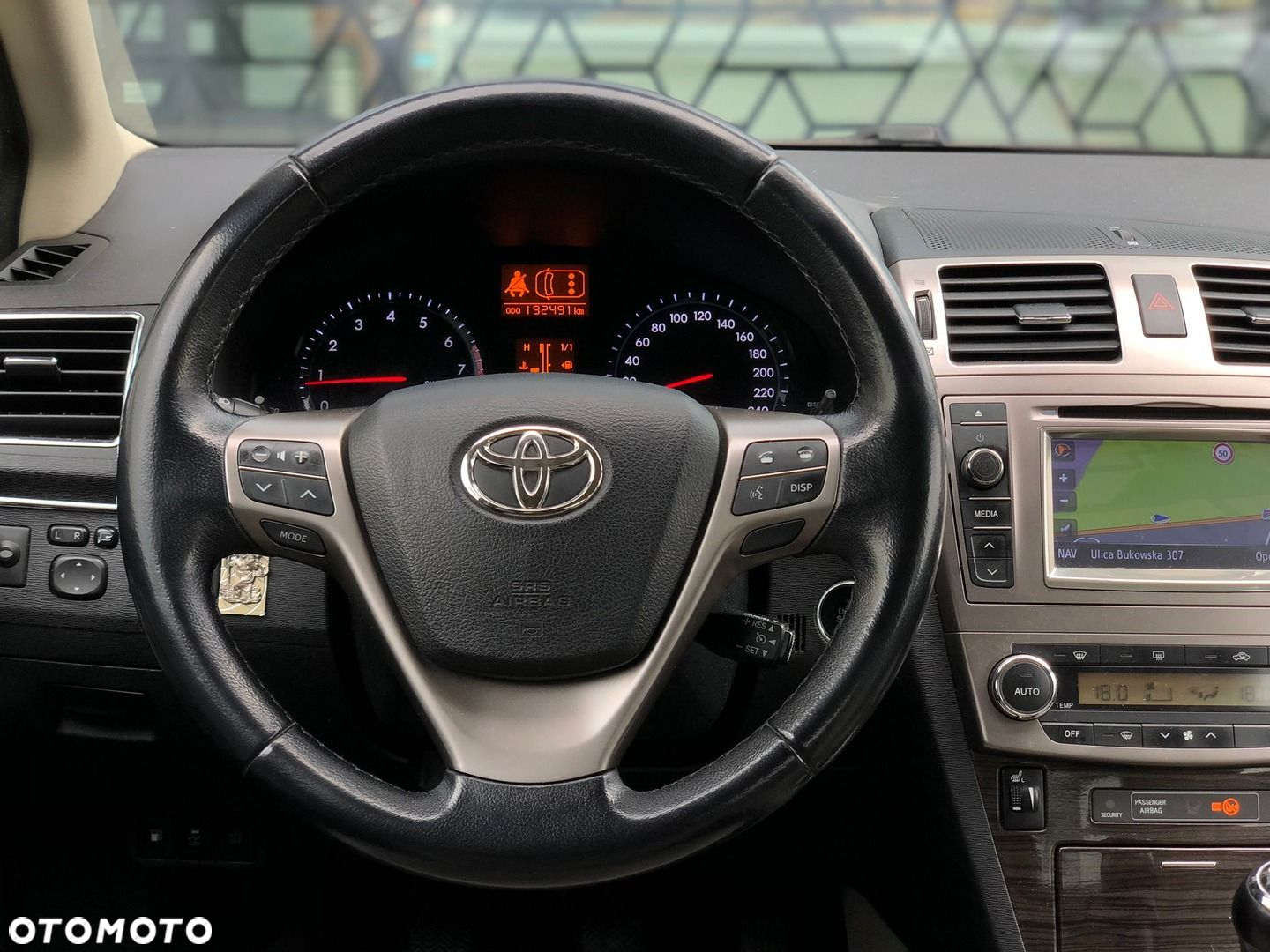 Toyota Avensis 1.8 Premium EU5 - 12