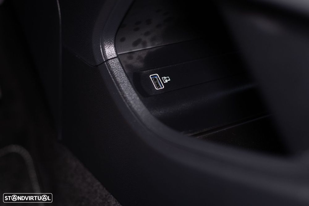 MG ZS EV 44.5 kWh Luxury - 42