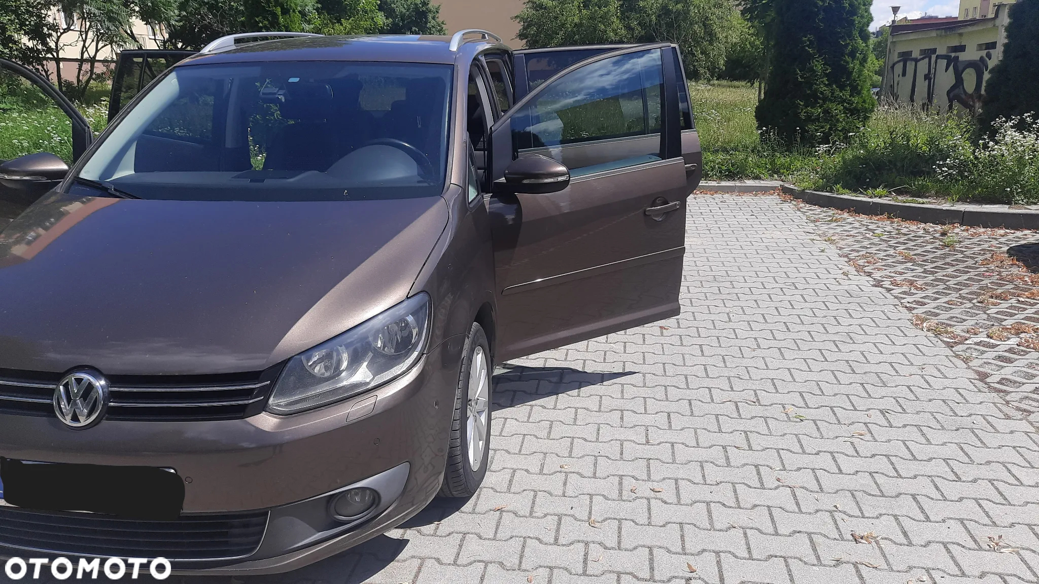 Volkswagen Touran 2.0 TDI DPF BlueMotion Technology DSG Life - 2