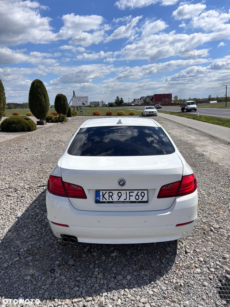 BMW Seria 5 525d Luxury Line - 4