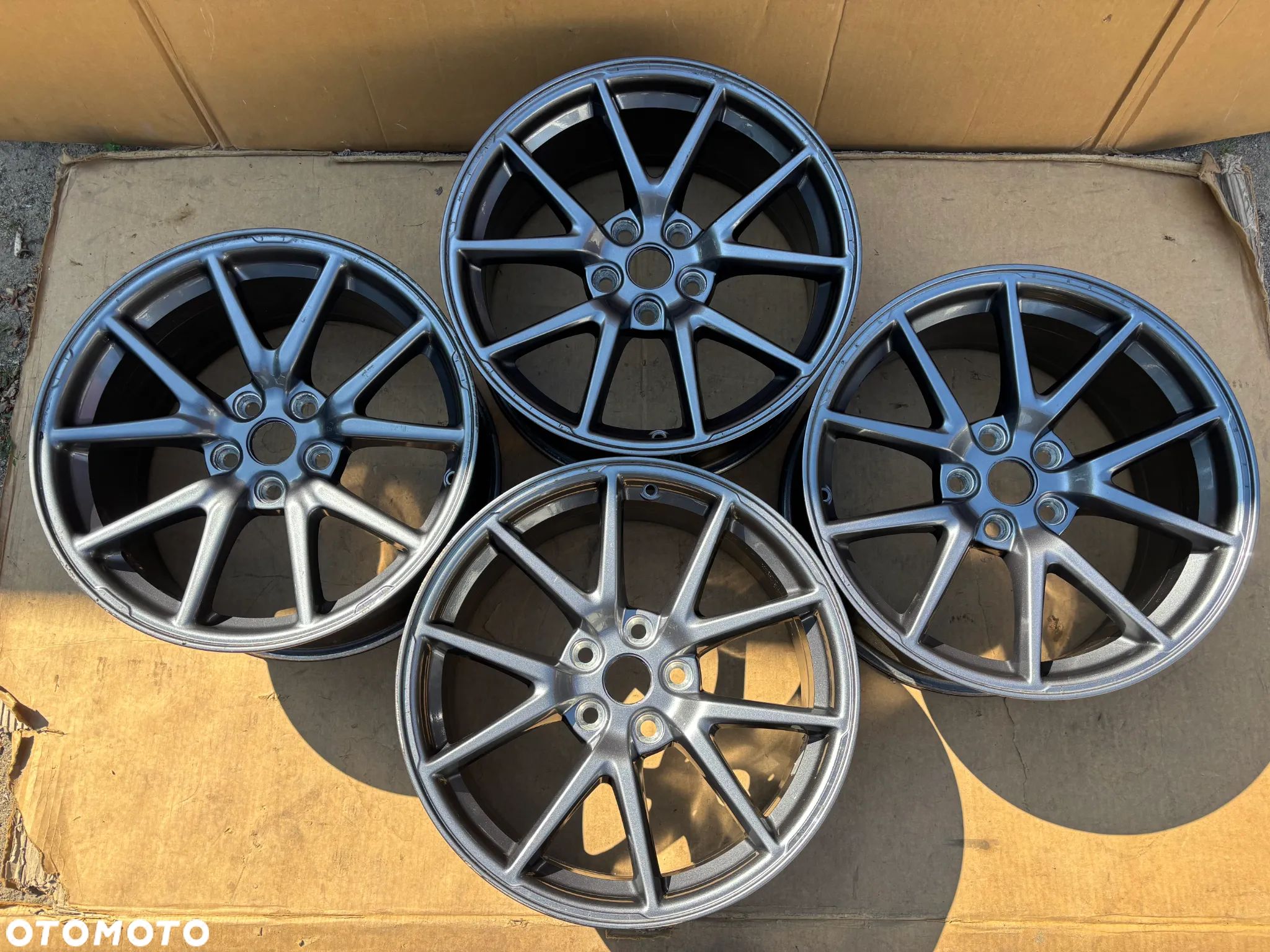 Oryginalne Felgi Aluminiowe Tesla III 3 8.5J 8.5 18 ET40 ET-40 1044261-00-A Komplet 5x114,3 - 1