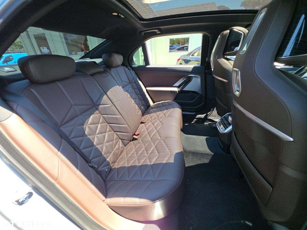 BMW Seria 7 740Li sport - 15