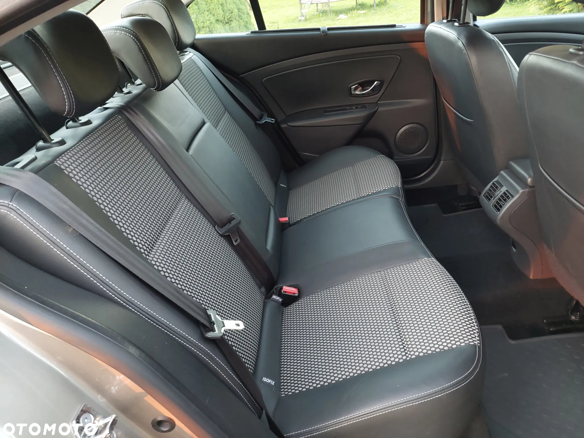 Renault Fluence 1.6 16V Techno Feel - 9