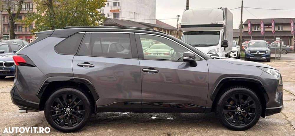 Toyota RAV4 - 10