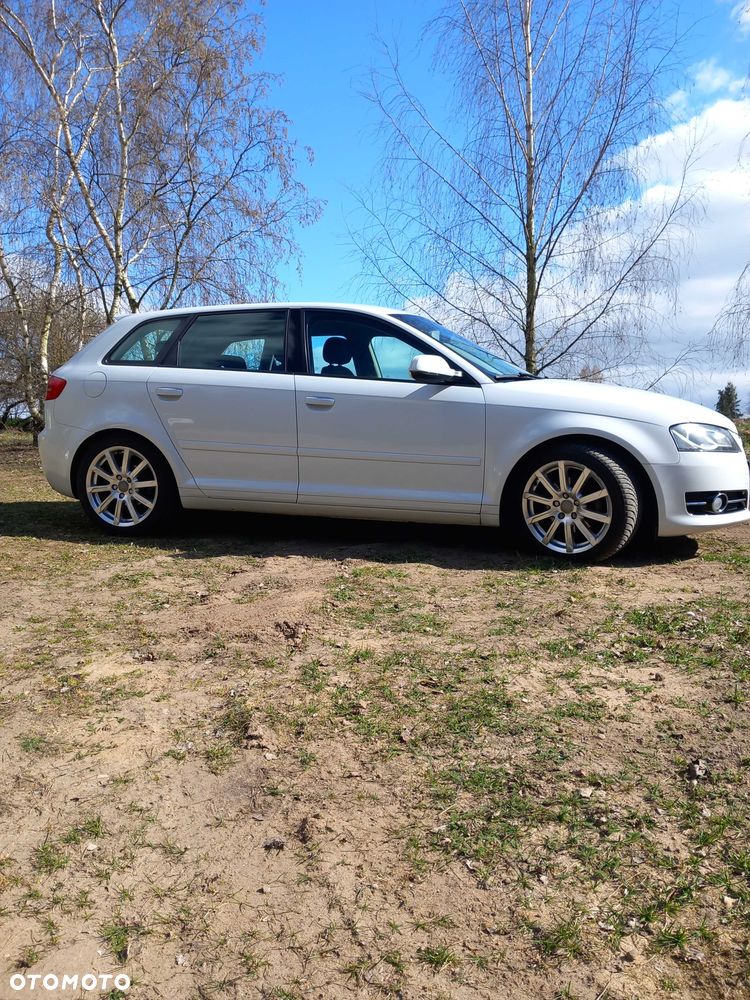 Audi A3 Sportback - 2