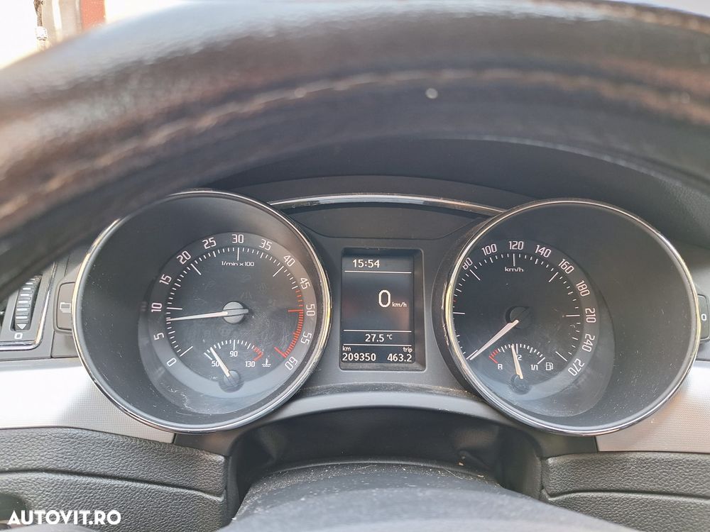 Skoda Superb 2.0 TDI Comfort - 8