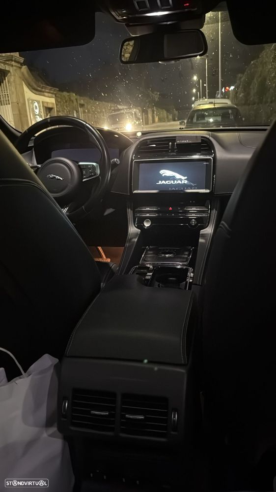 Jaguar F-Pace 20d Aut. R-Sport - 10