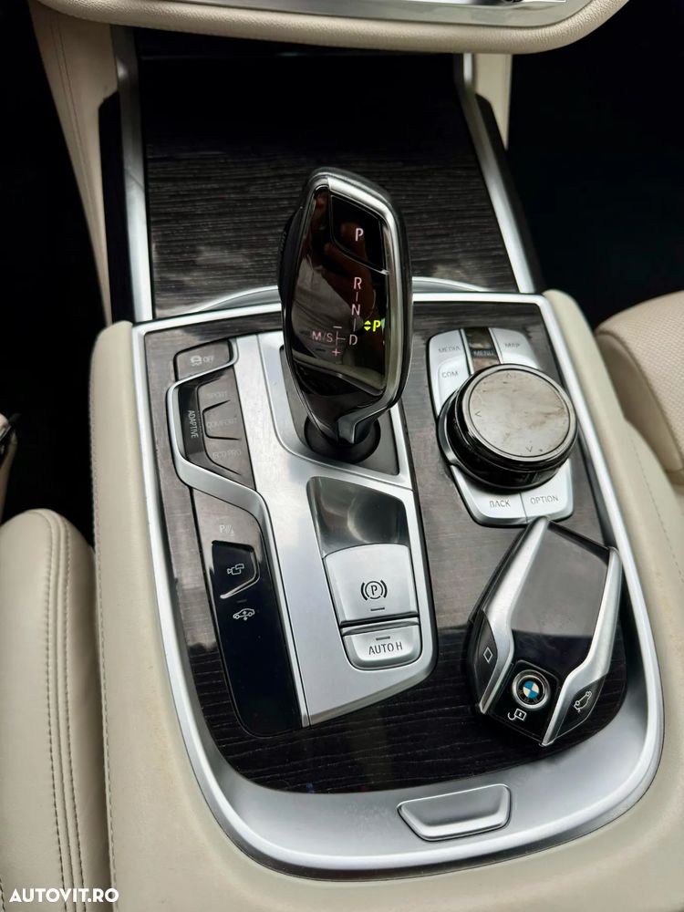 BMW Seria 7 730d xDrive - 28