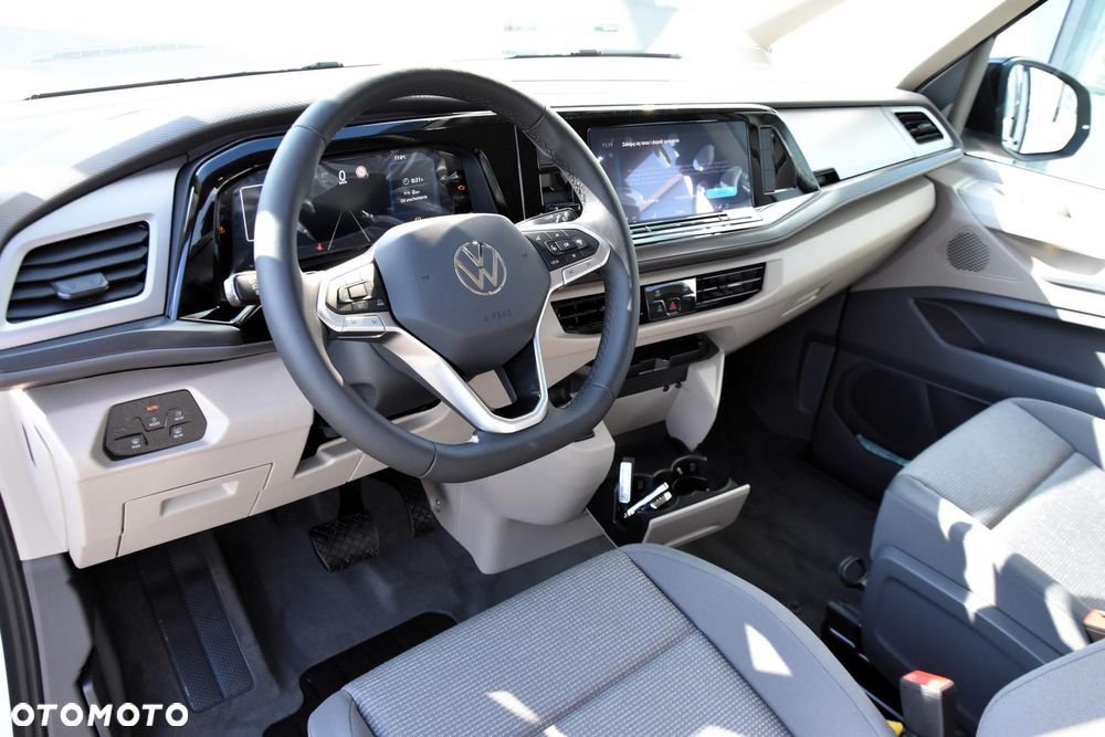 Volkswagen Multivan - 11