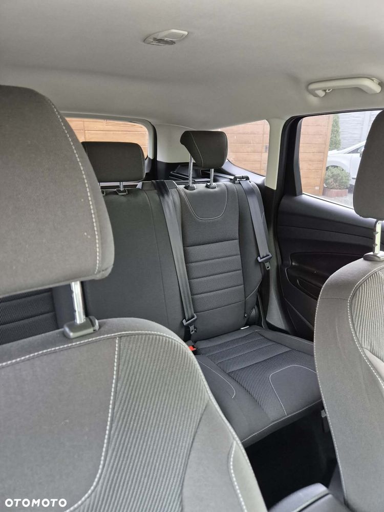 Ford Kuga - 8