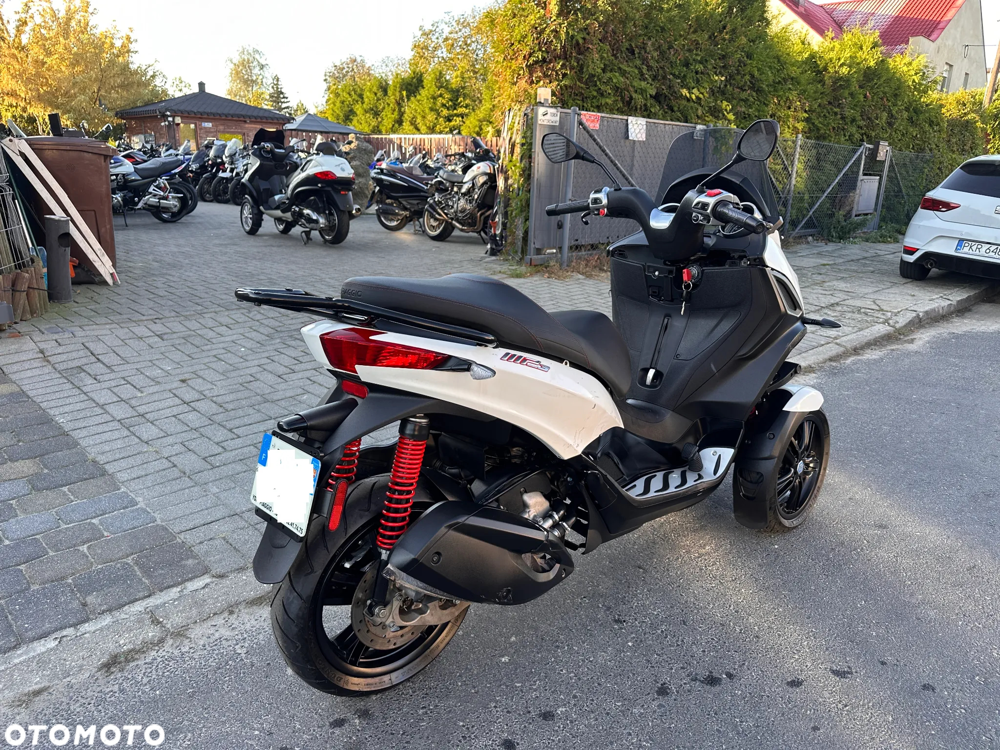 Piaggio MP-3 - 7
