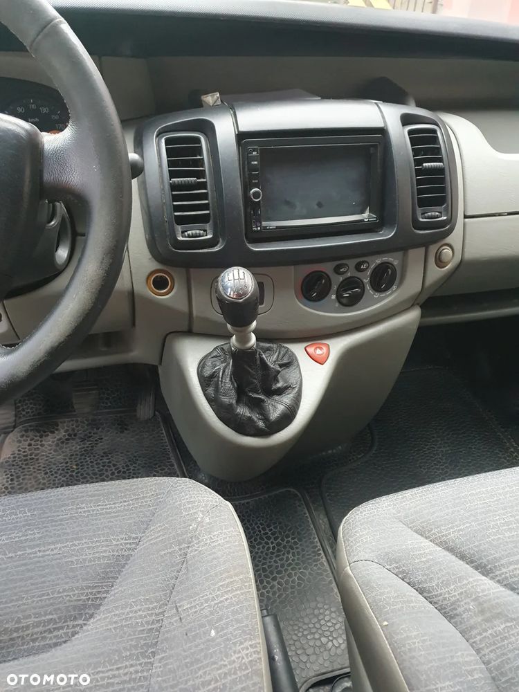 Renault Trafic - 23