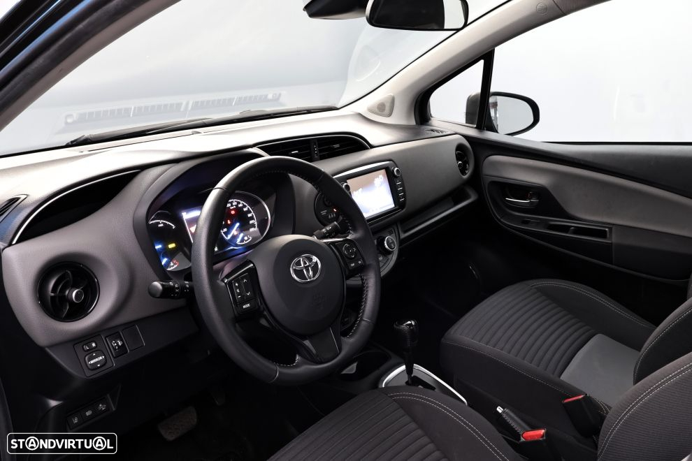 Toyota Yaris 1.5 HSD Comfort - 22