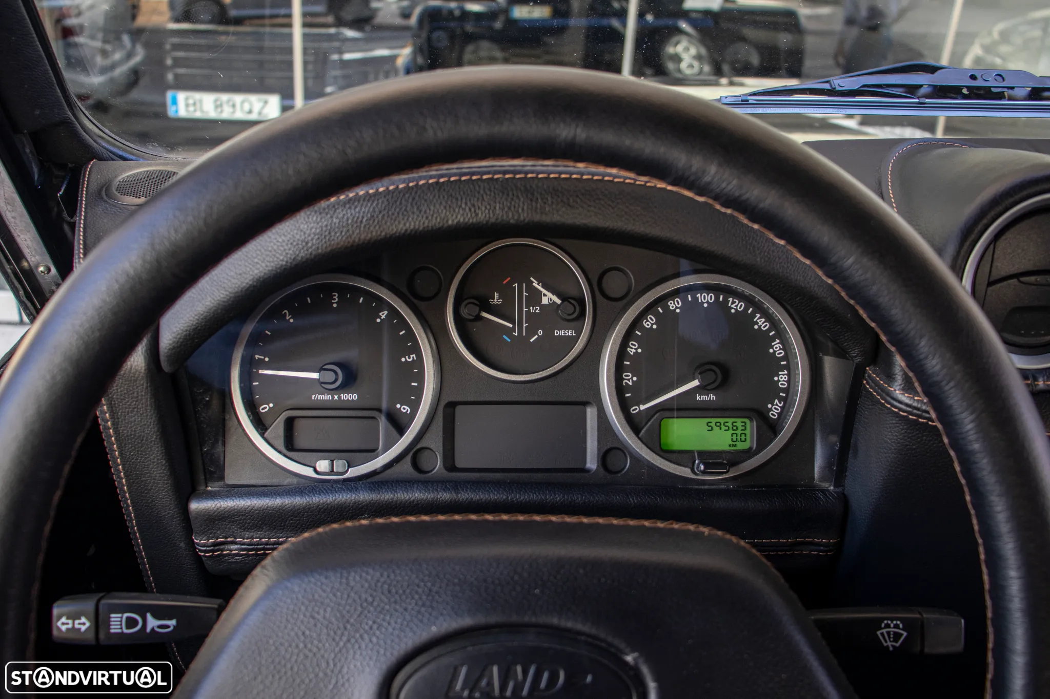 Land Rover Defender 90 SW 2.4 CRD S - 13