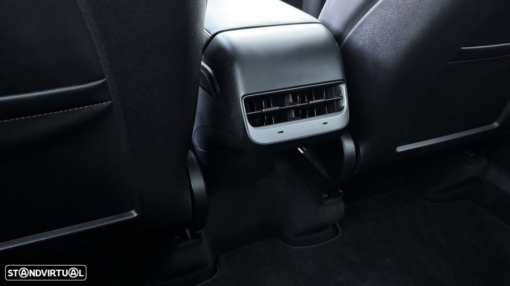 Tesla Model Y Standard - 35